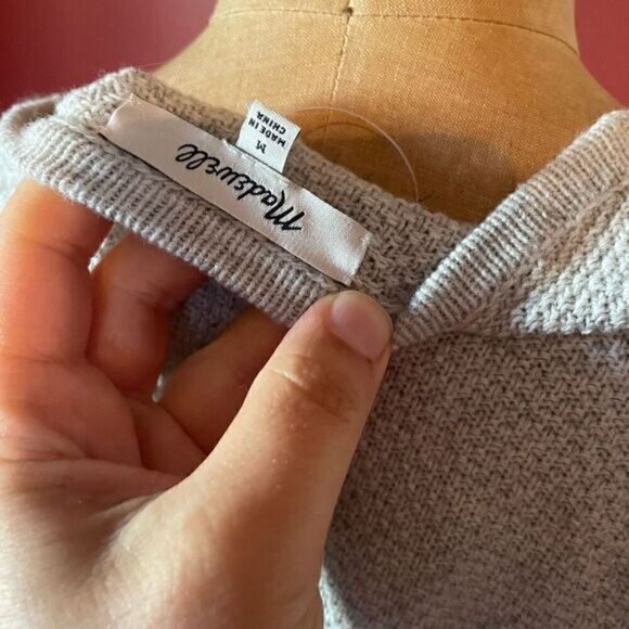 MADEWELL | light grey sleeveless knit sweater M NWT $75 - Picture 4 of 6
